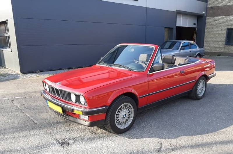 Restauration d'une BMW e30 325i cabriolet à Lyon